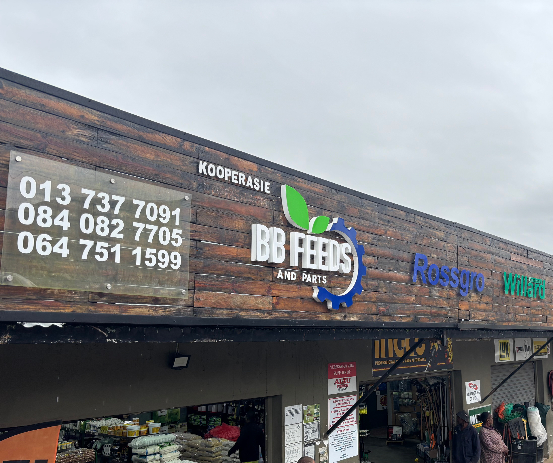 BB Feeds and Parts storefront in Hazyview with the branded signage and phone numbers